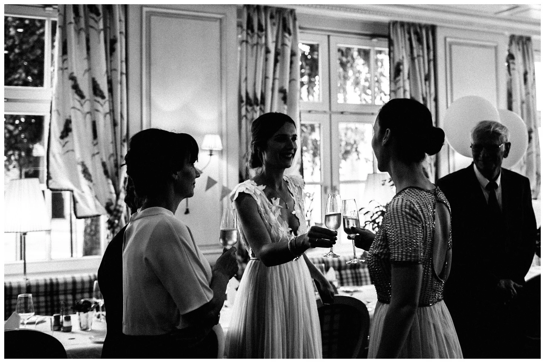 hochzeitsreportage-sektempfang-hochzeits-fotografin-berlin_71