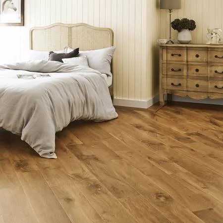 karndean VGW53T_Wellington-Oak_RS_Res_Bedroom_Image.jpg