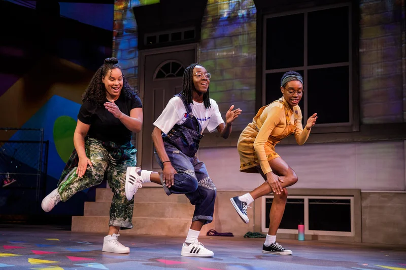 From left: Heather Gibson, Moriamo Temidayo Akibu, and Alicia Grace in SHE A GEM. (Photo by Yassine El Mansouri)