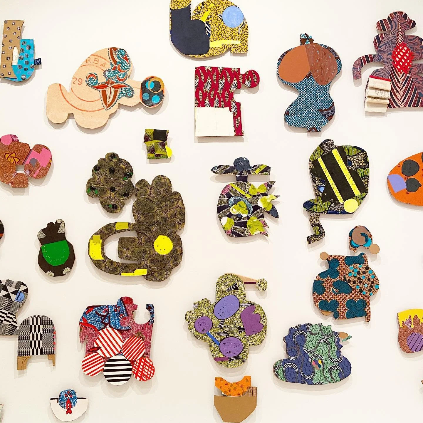 Jo Smail: Flying With Remnant Wings @baltimoremuseumofart 
This show by South African born, Baltimore-based artist Jo Smail is so on point. 
#baltimoreartist #dmvartists #contemporaryartist #southafricanartist #acreativebmore  #bmoreart #eastcityart