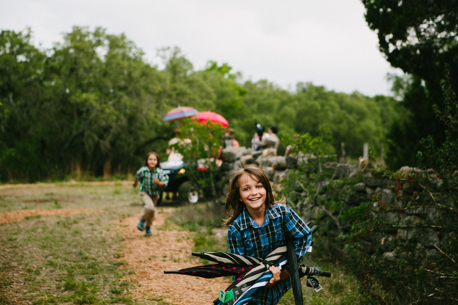 Kids Helping at Wedding | Home Ranch Wedding | Lisa Woods Photography