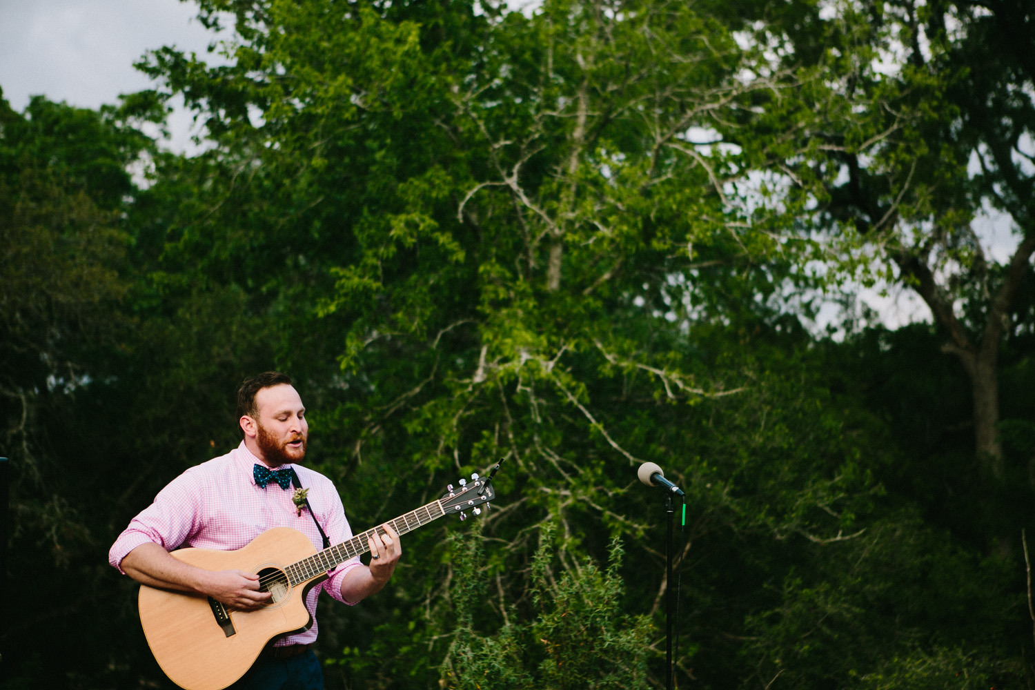 Guitarist at Wedding | Home Ranch Wedding | Lisa Woods Photography