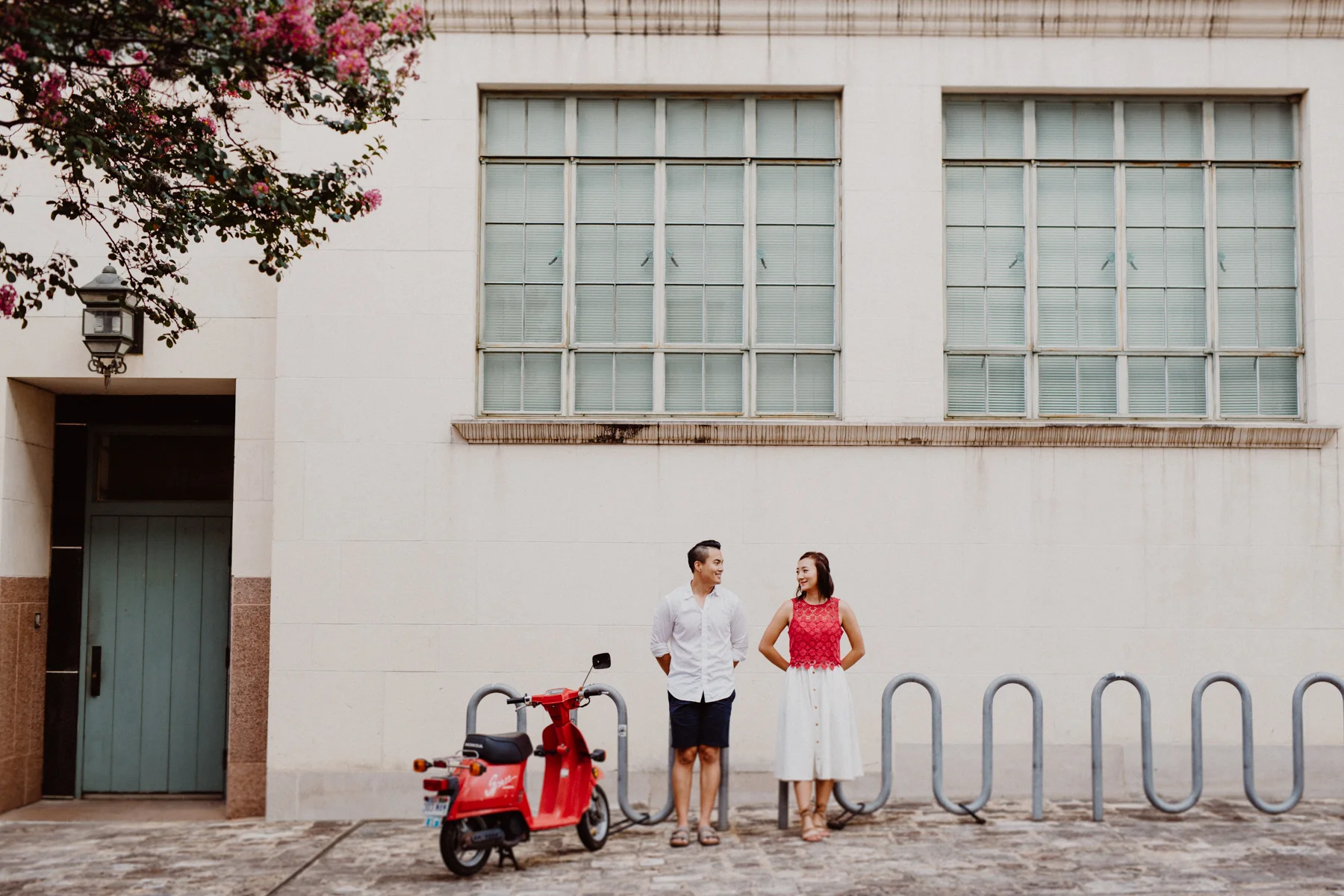 engagement pictures on ut campus austin tx