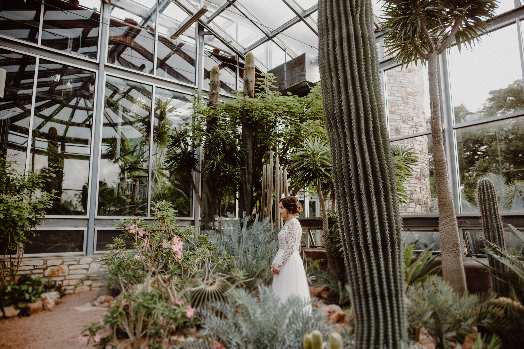 greenhouse-at-driftwood-bridals-emily-99.jpg