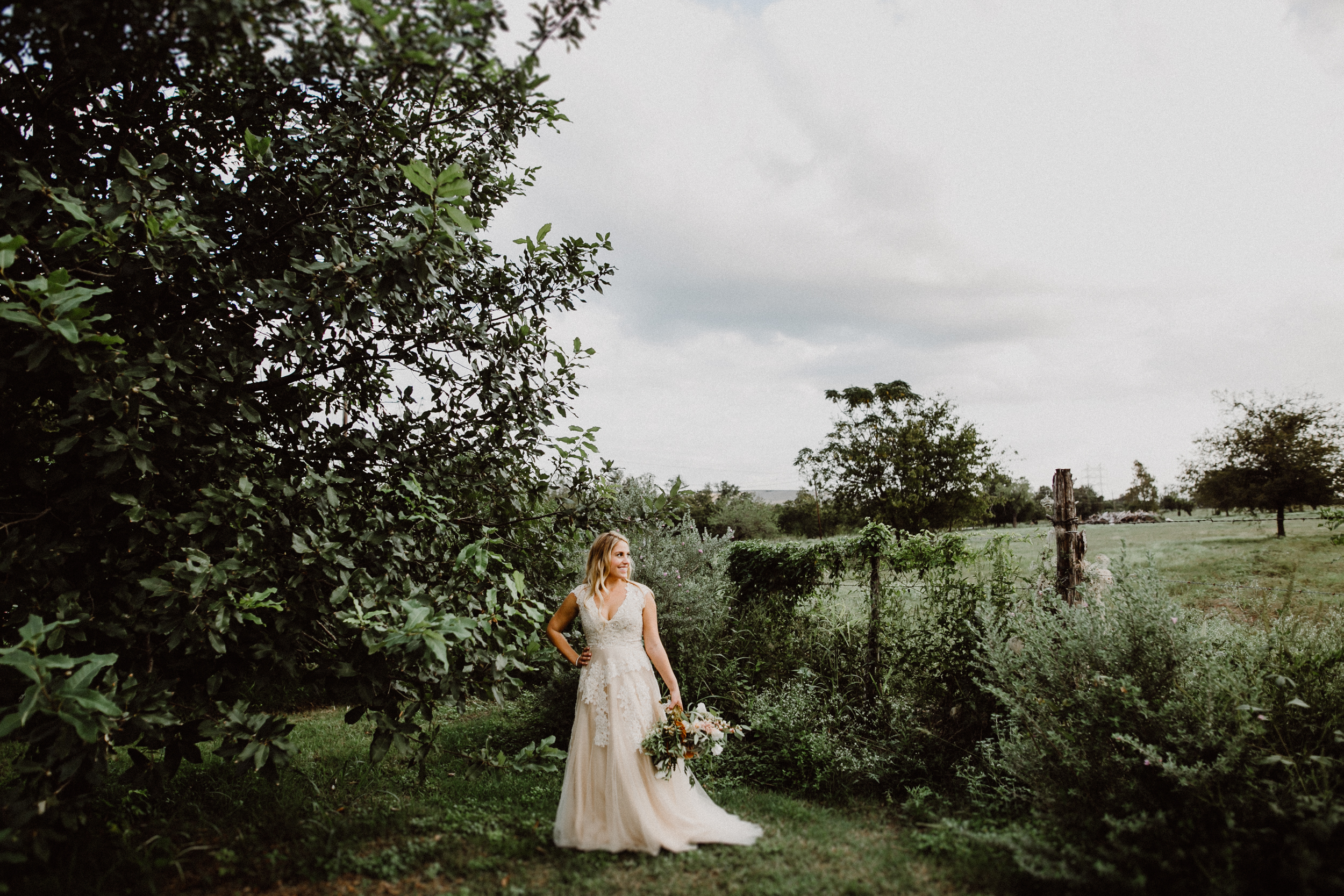 barr mansion bridal portrait