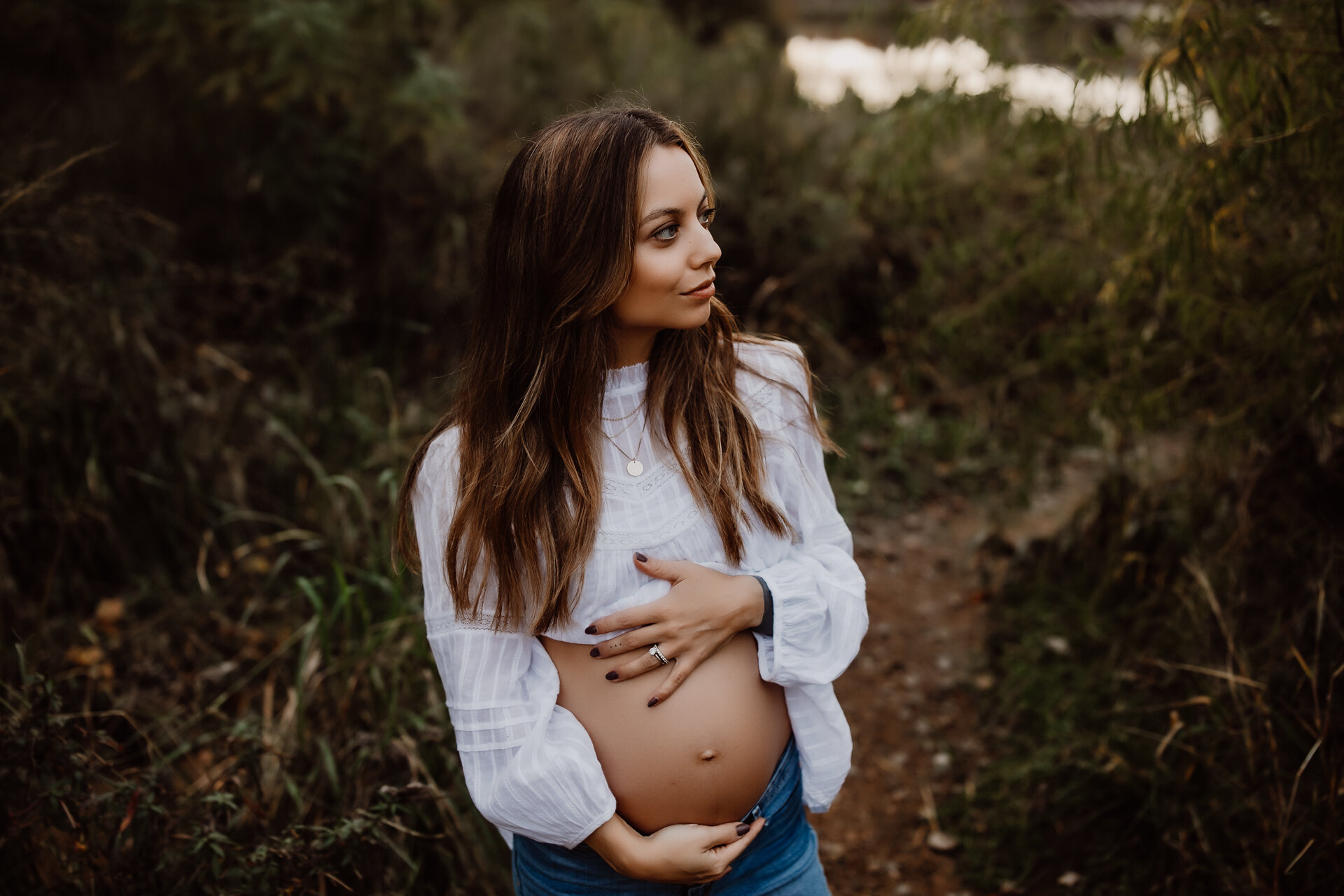 creekside maternity session in austin