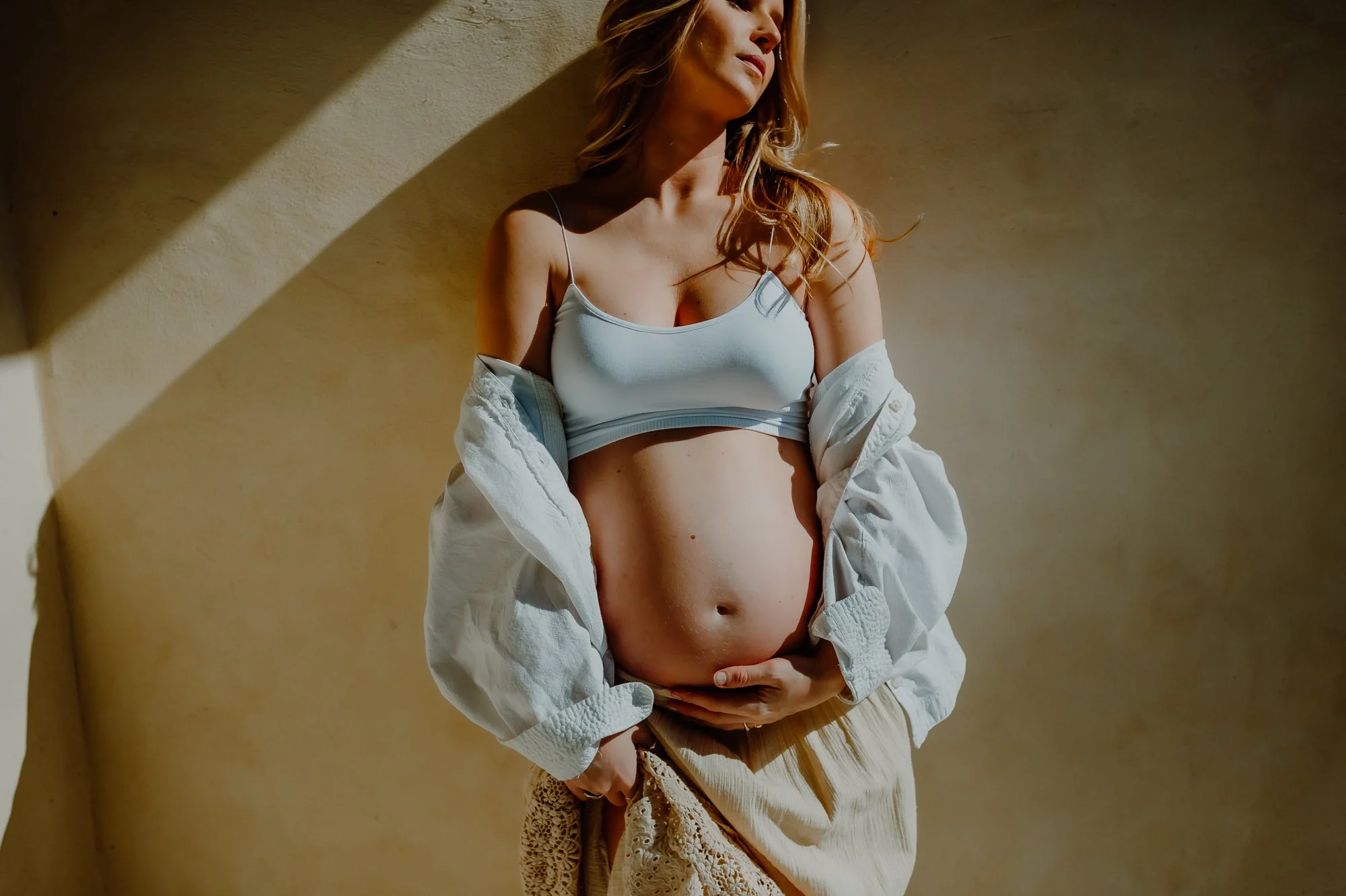 Expecting couple at sunset in Austin, maternity photography