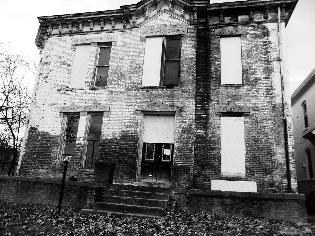 creepy house.jpg