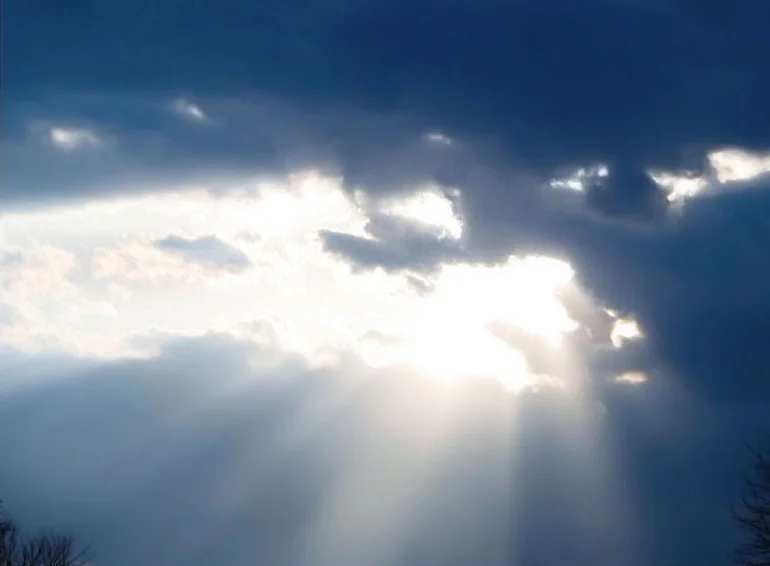 Beam_from_Heaven_-_panoramio.jpg