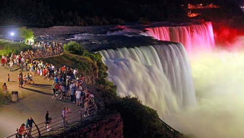 niagara falls night.jpeg