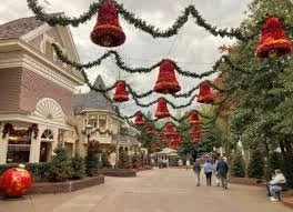 dollywood christmas outside.jpg