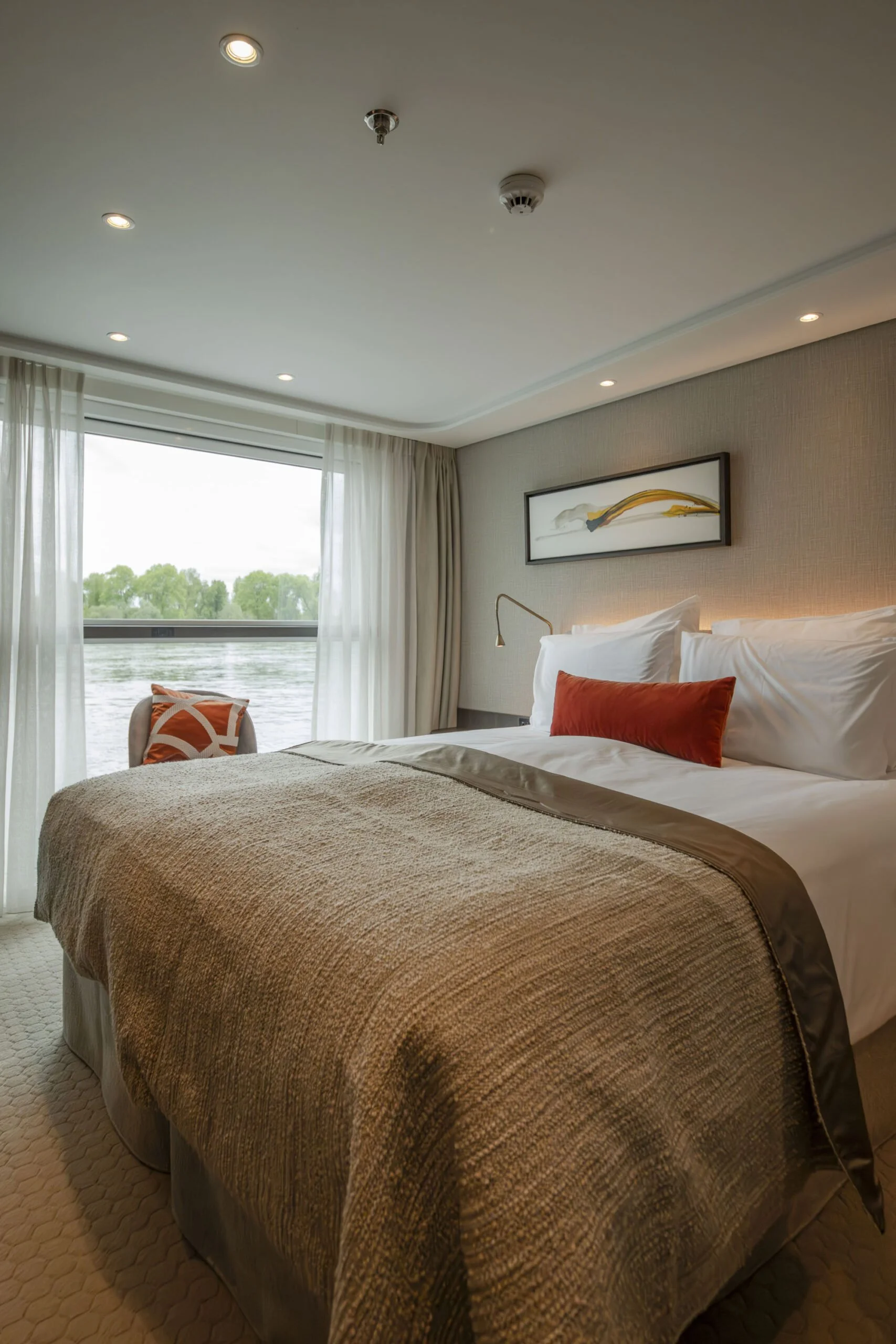 The Gentleman Stateroom 2.jpg