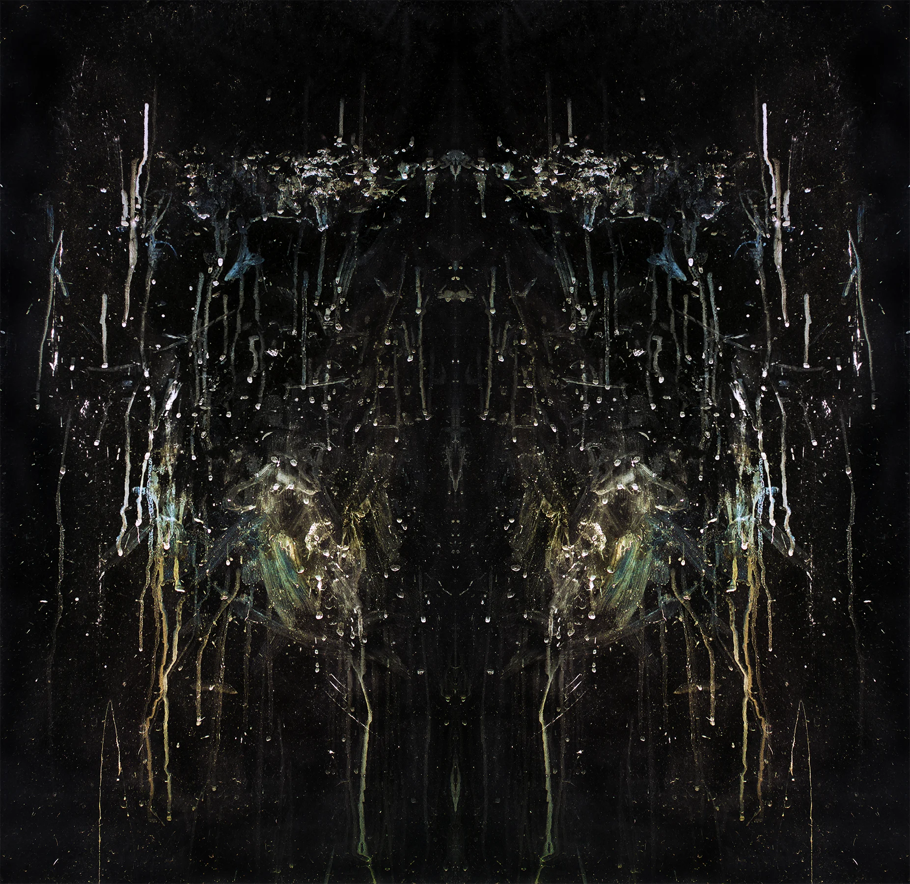 Chandelier for parallel lines