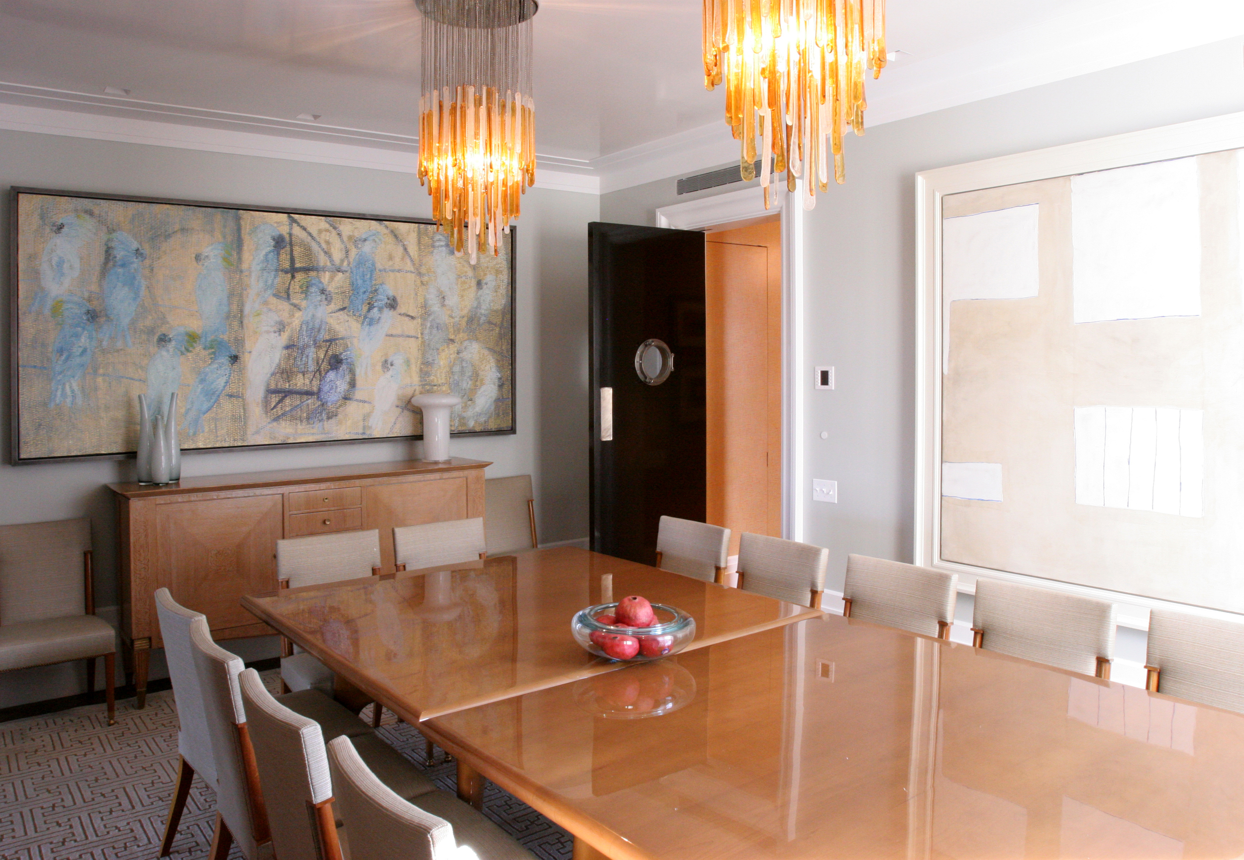 DINING ROOM.jpg