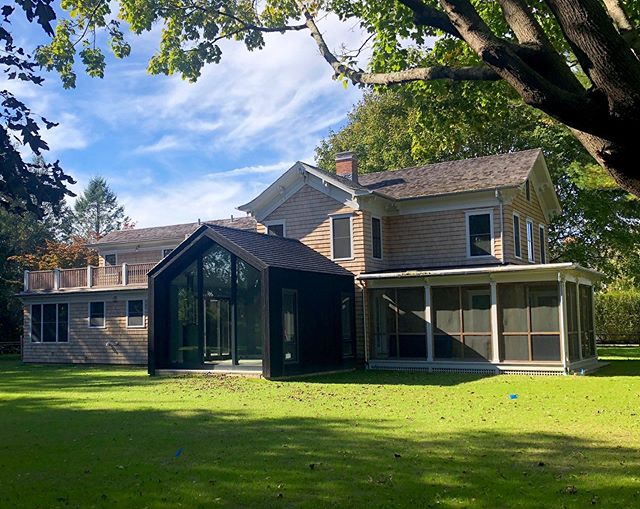 1800&rsquo;s Farmhouse remodel with Modernist Seasonal Room #shousugiban