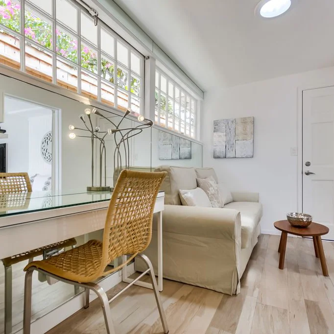 Sandcastle Hideaway, Dog Friendly, Designer Studio, Private Patio And Parking!