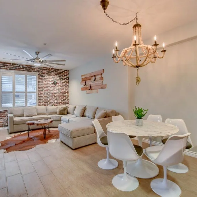 Closest Location to Convention Center, Modern &amp; Easy Access!