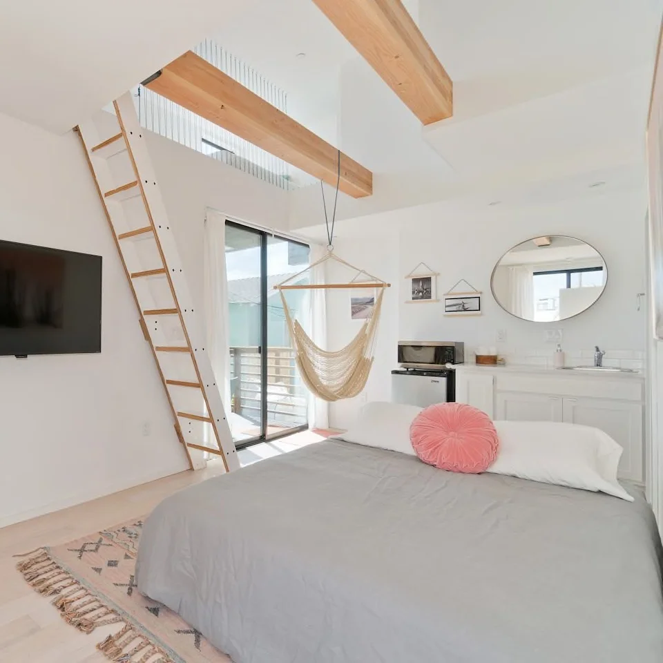 Modern Studio, Steps to Sand, Sleeps 4