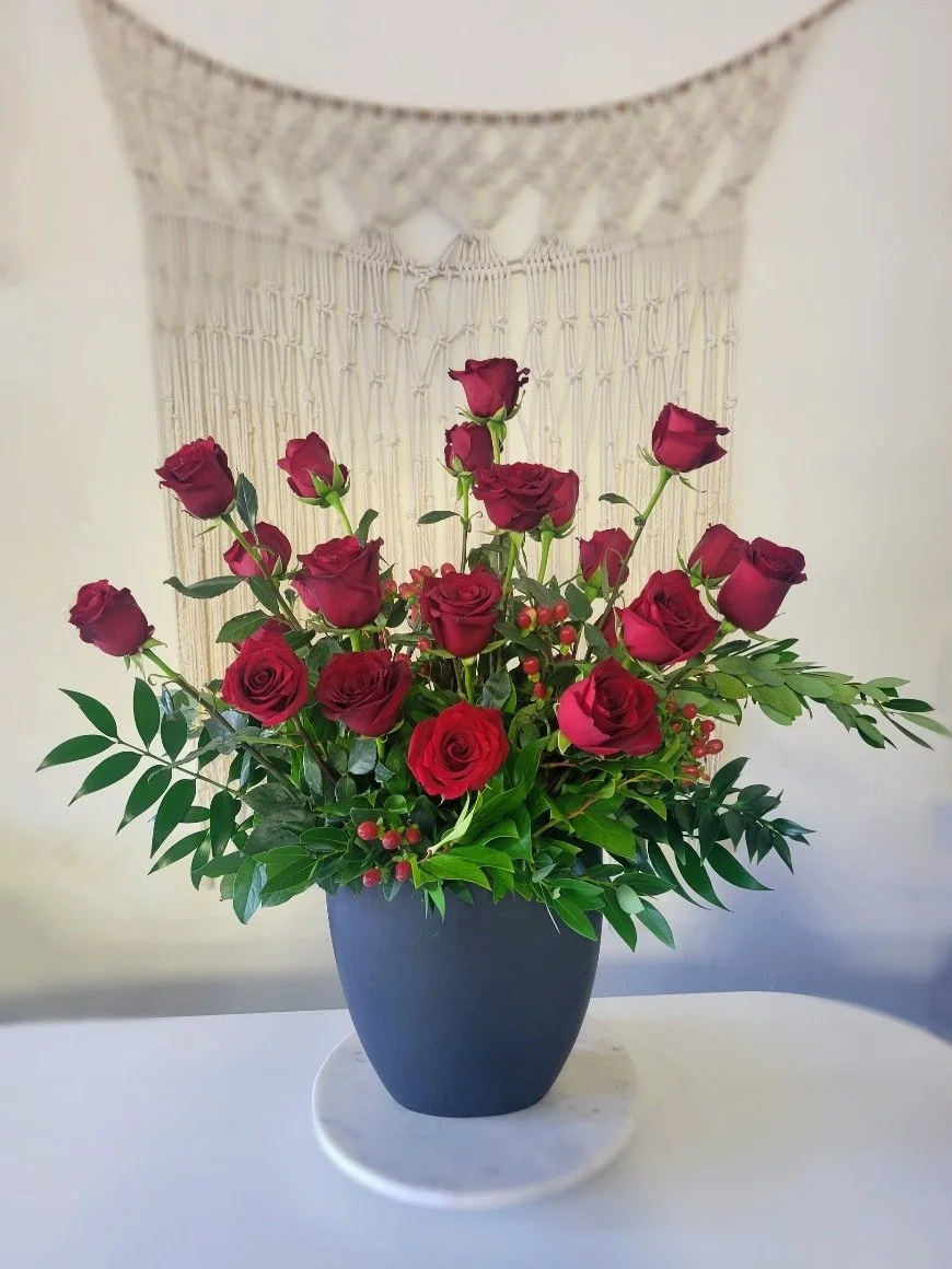 modern 2 dozen roses