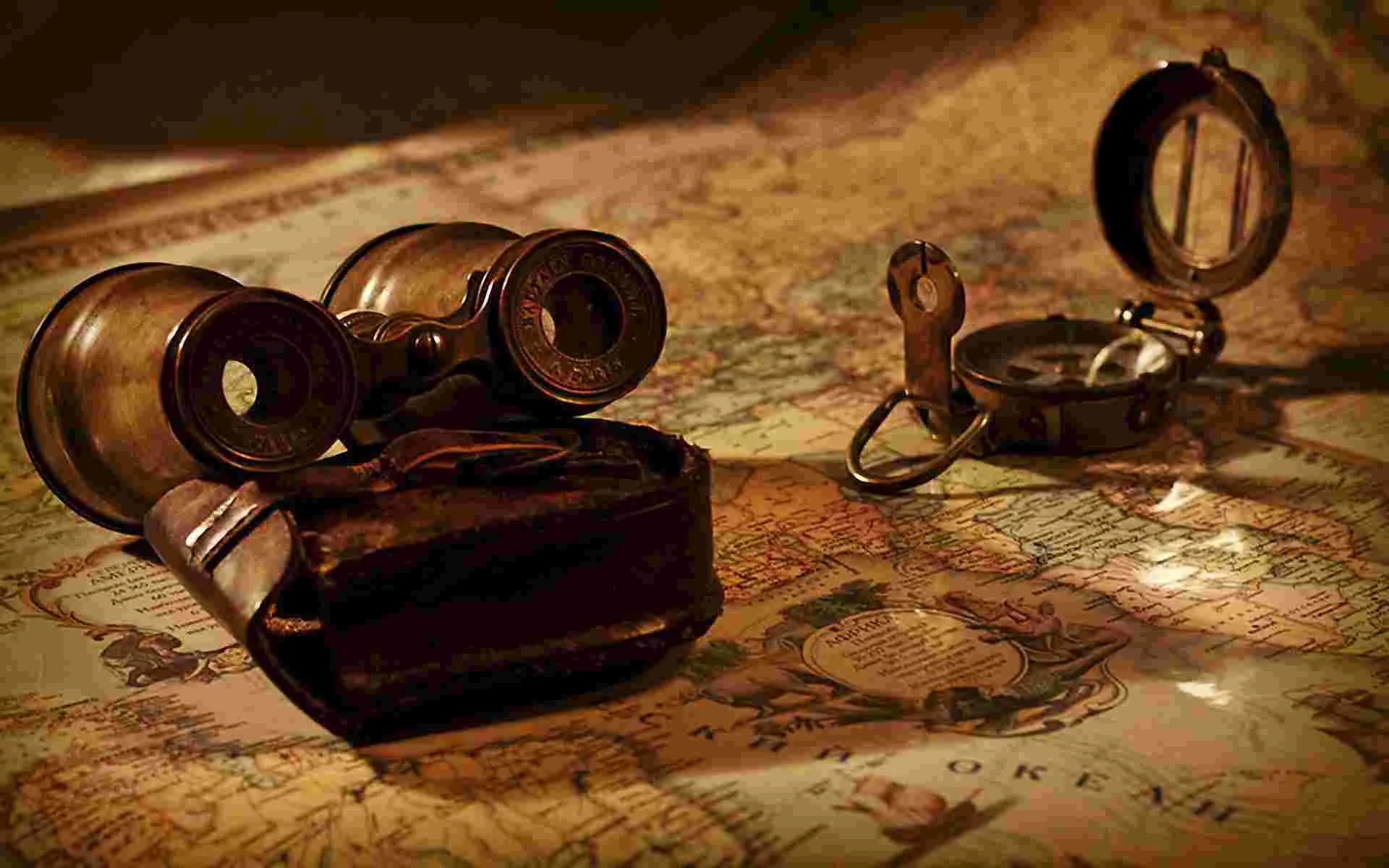Binoculars,-compass-and-map.jpg