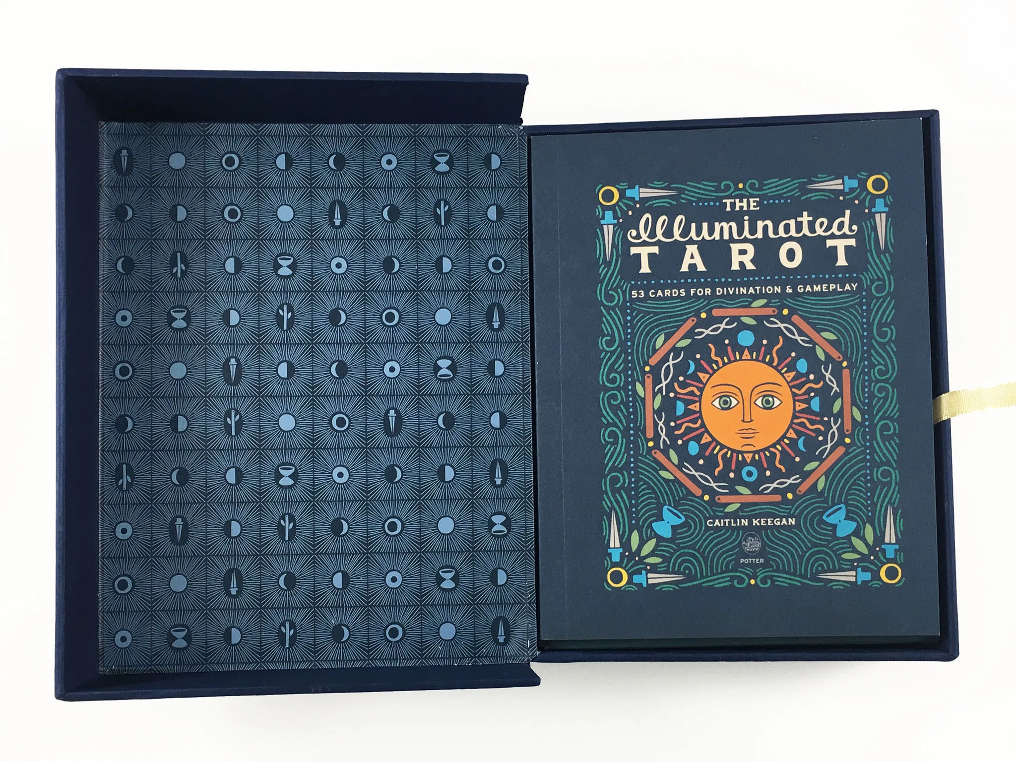 CaitlinKeegan_Tarot_OpenBox.jpg