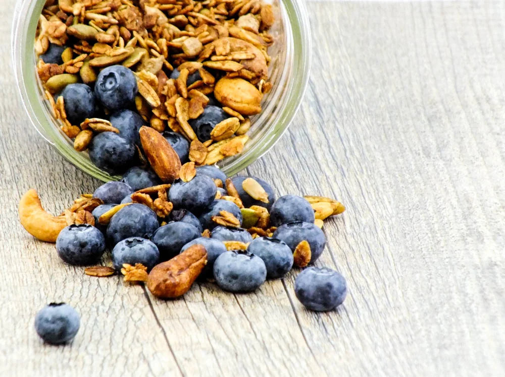 MAKE AHEAD SNACK: Cinnamon + Maple Granola