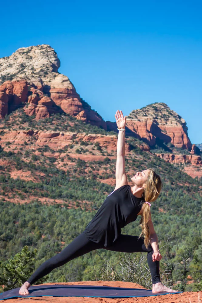 YOGA FLOW & MEDITATION: Prenatal Yoga