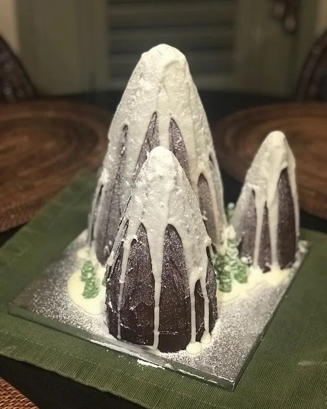 Snow Mountain Top Themed Birthday Cake for My Hubs! Happy Birthday!!
.
.
Cake number two from last week.
.
.
#jennisconfections #cake #snow #mountains #snowymountains #trees #snowtrees #chocolate #redvelvet #oreo #cookiesandcream #buttercream #chocol