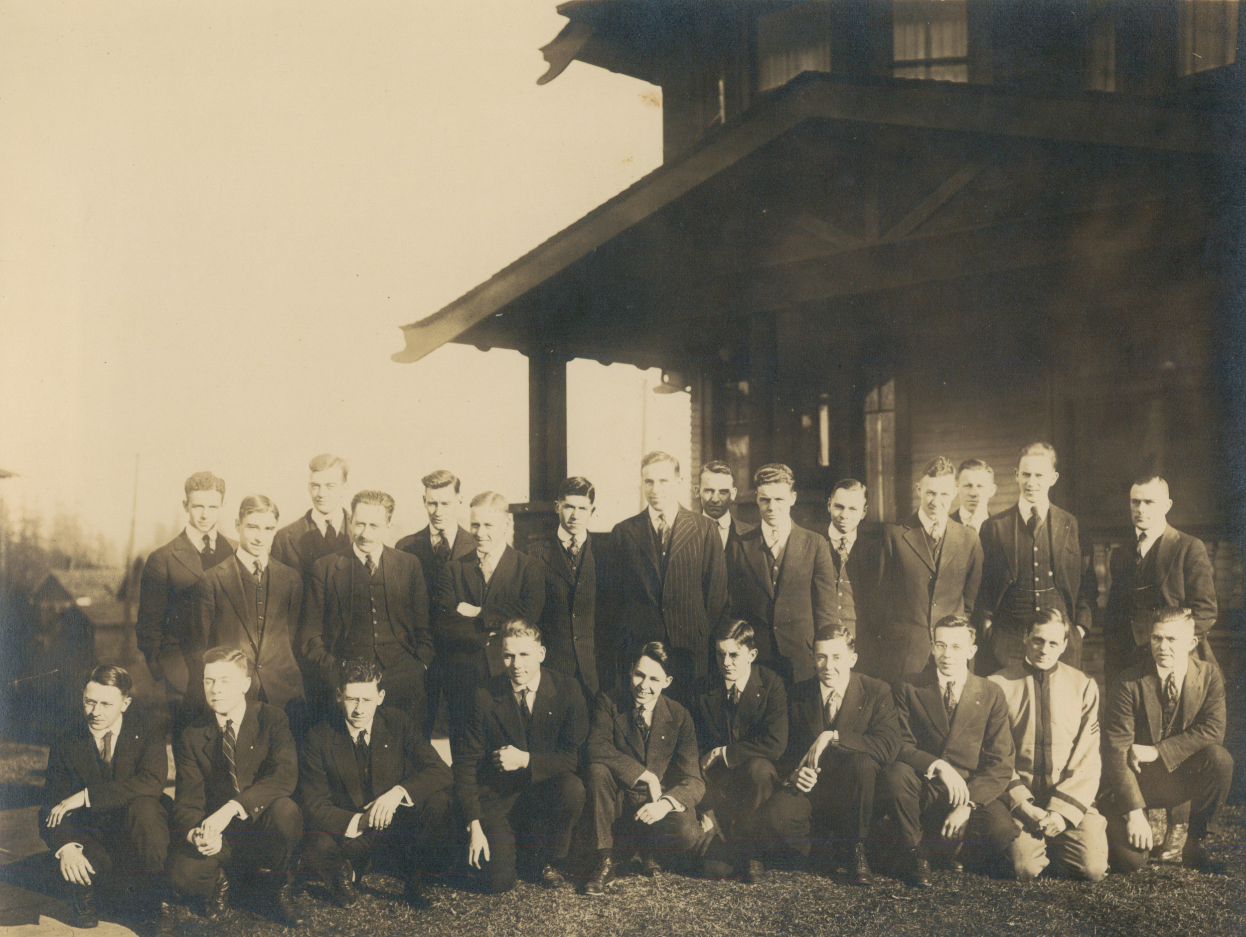 Class Picture 1916 (Theta Chi local)-3.jpg