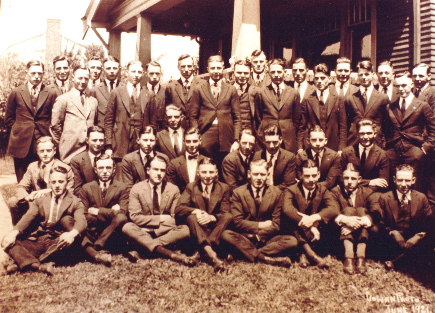 Class Picture 1921.jpg