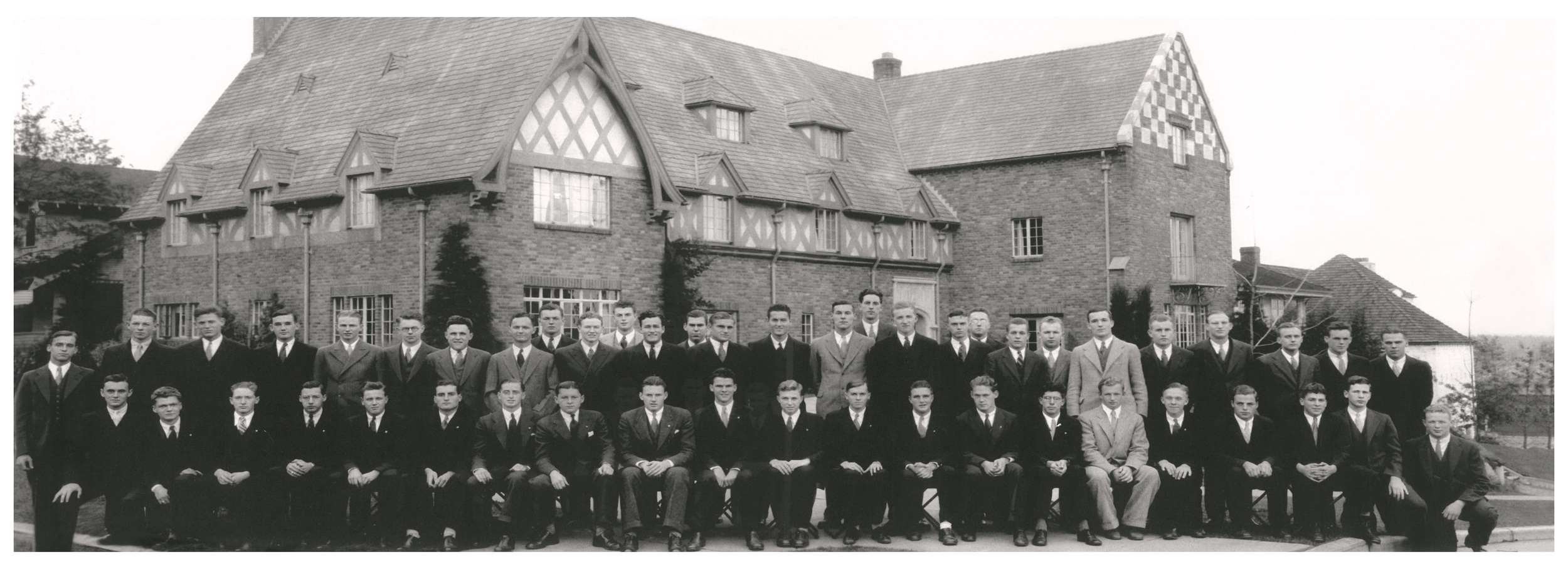 Class Picture 1932-1933.jpg