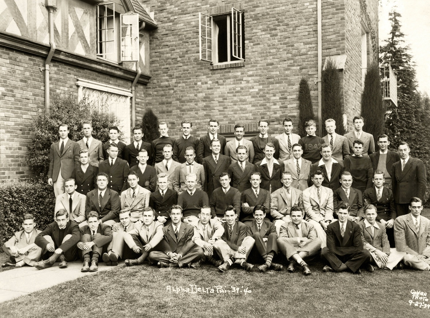 Class Picture 1939-1940.jpg