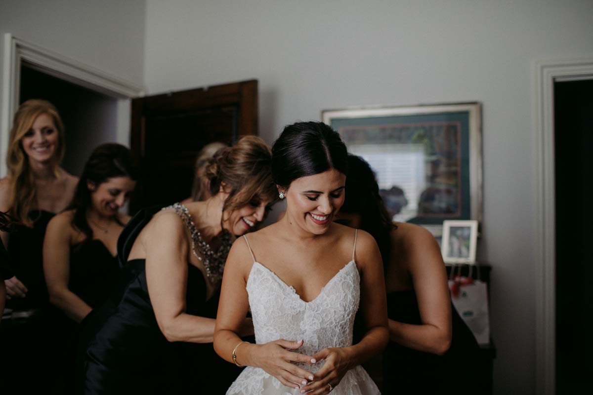 bride getting ready-103.jpg