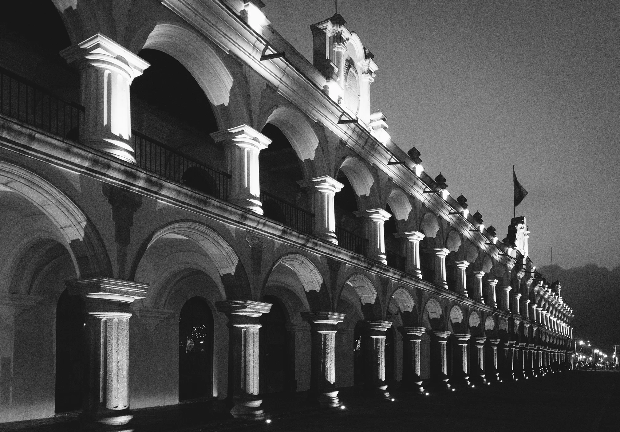 antigua palace lowres.jpg