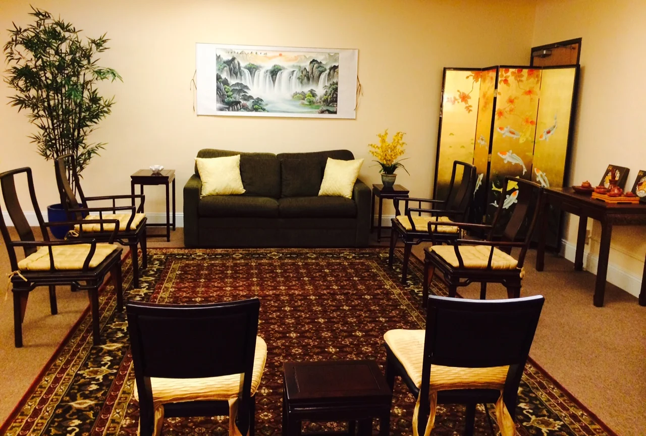 office waititng room1.jpg