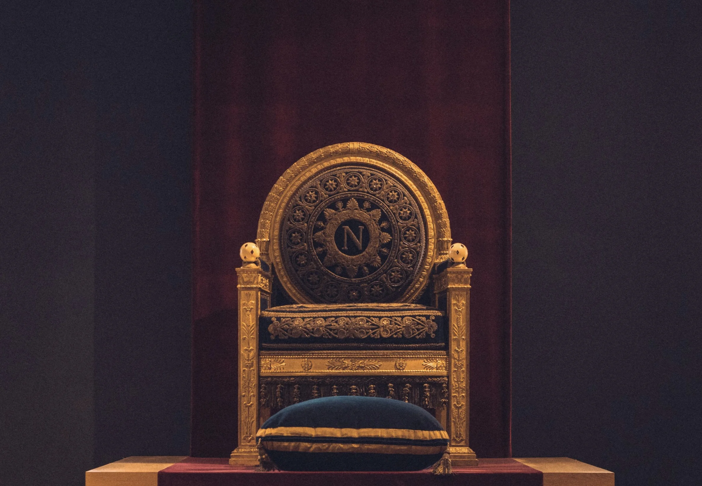 throne.jpg