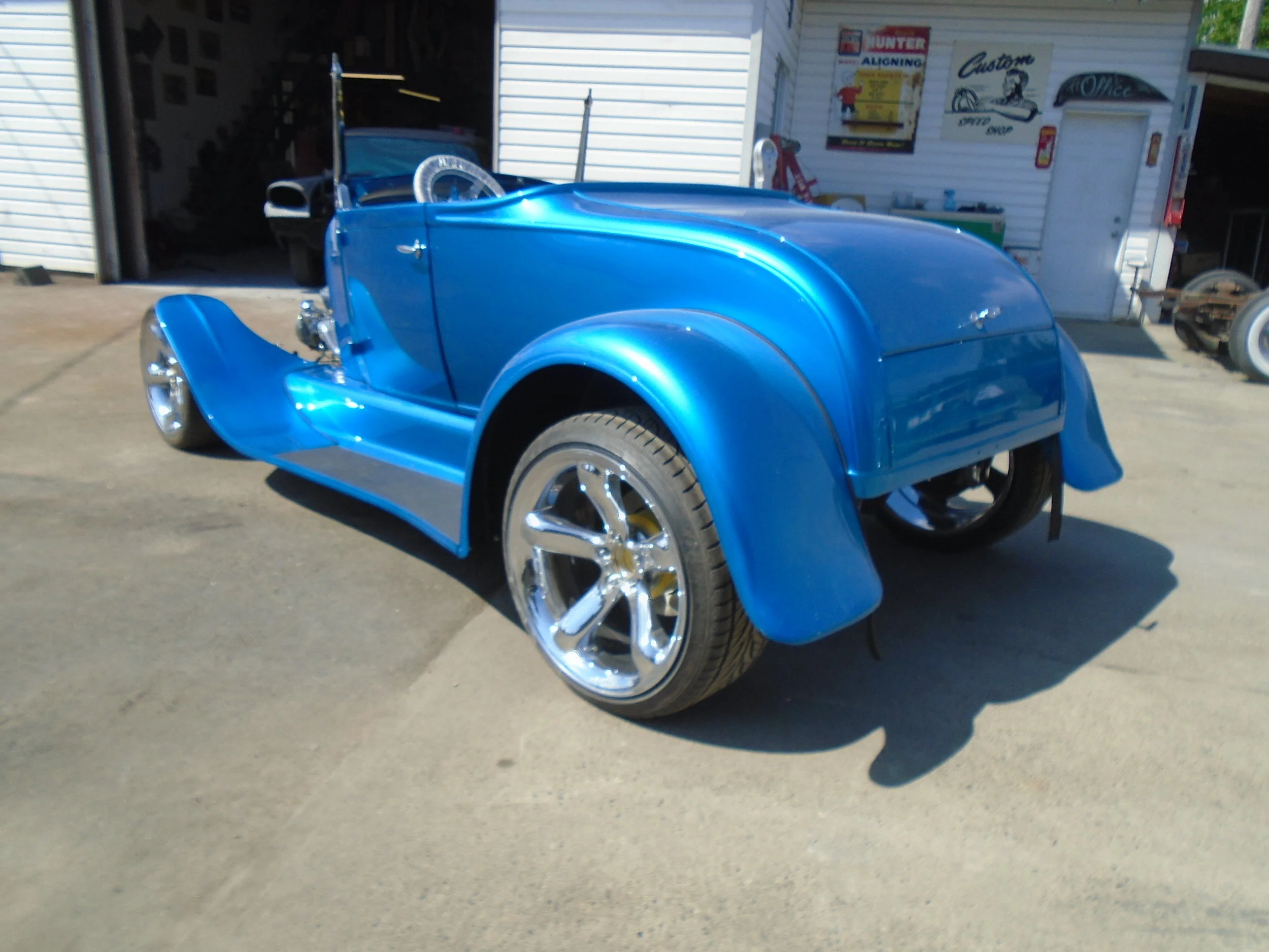  100% custom fabricated front "bobber" fenders designed and built for the customer.&nbsp; Running boards were flared to match the widened rear fenders 