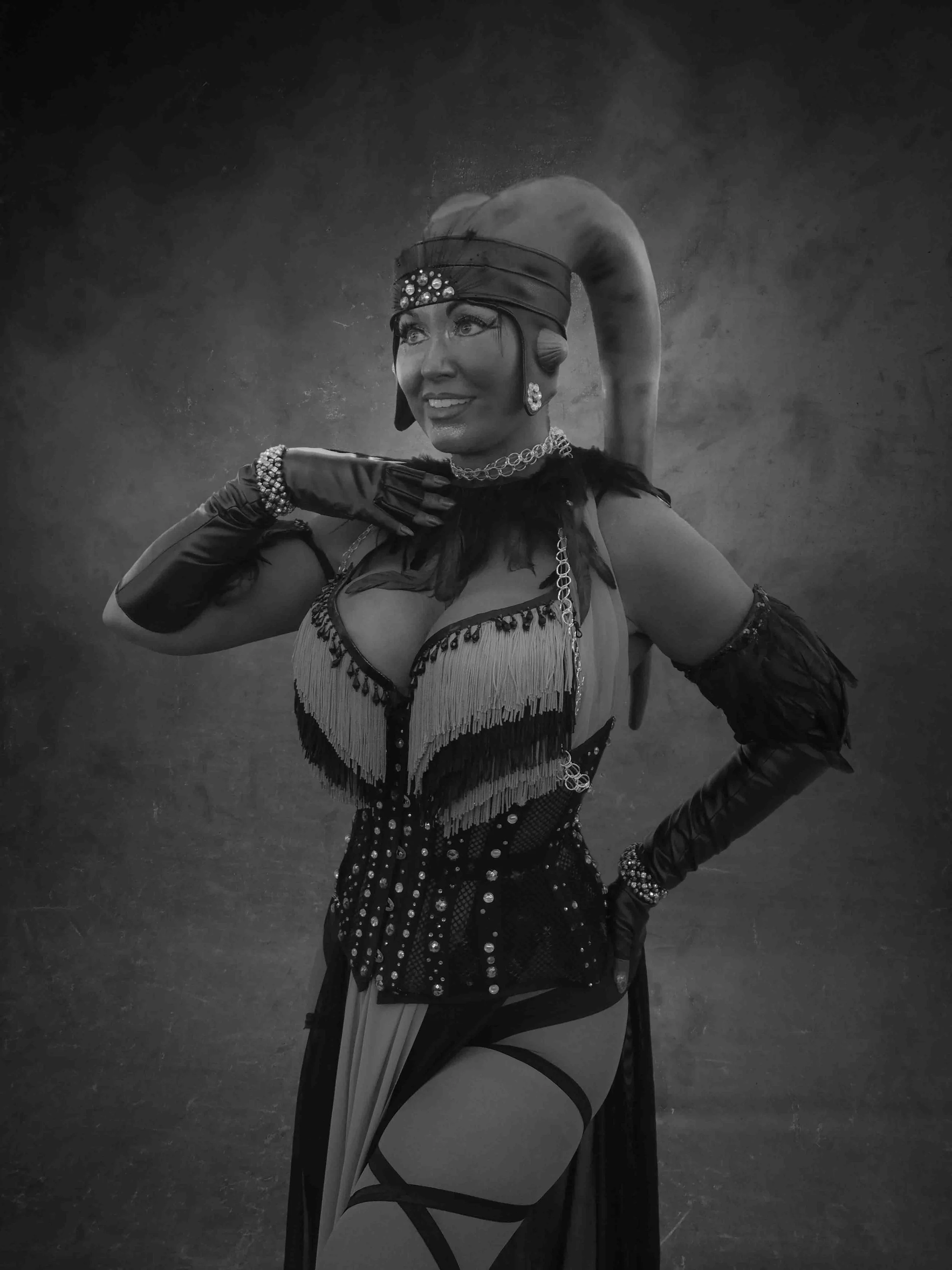 2k17 NYCC Twilek Jedi LR.jpg