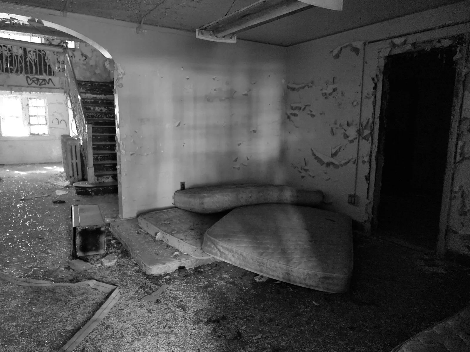 L1021136 09 Matress.jpg