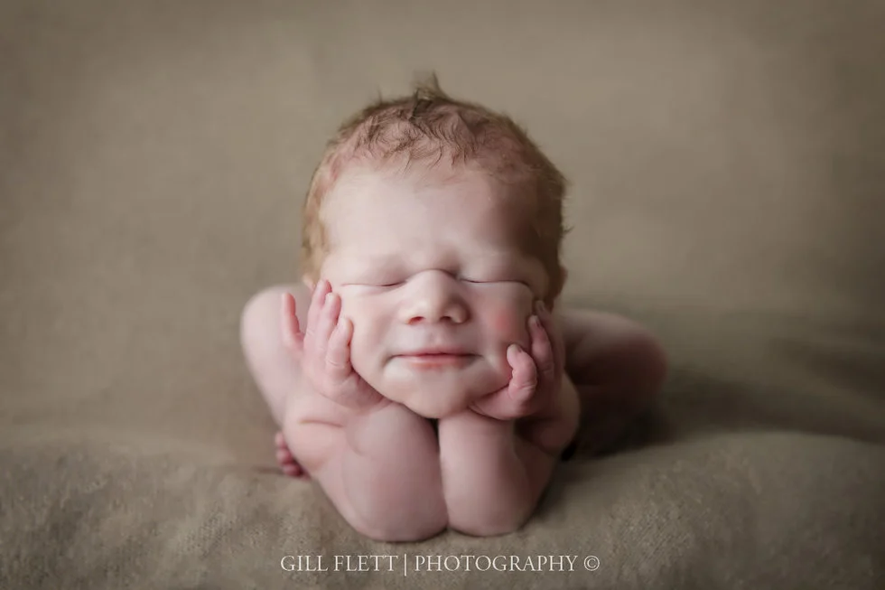 Surrey newborn photographer froggy prince