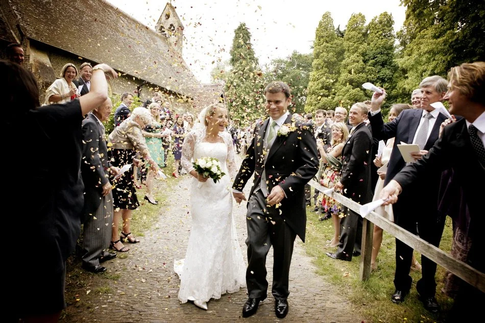 london wedding photographer confetti