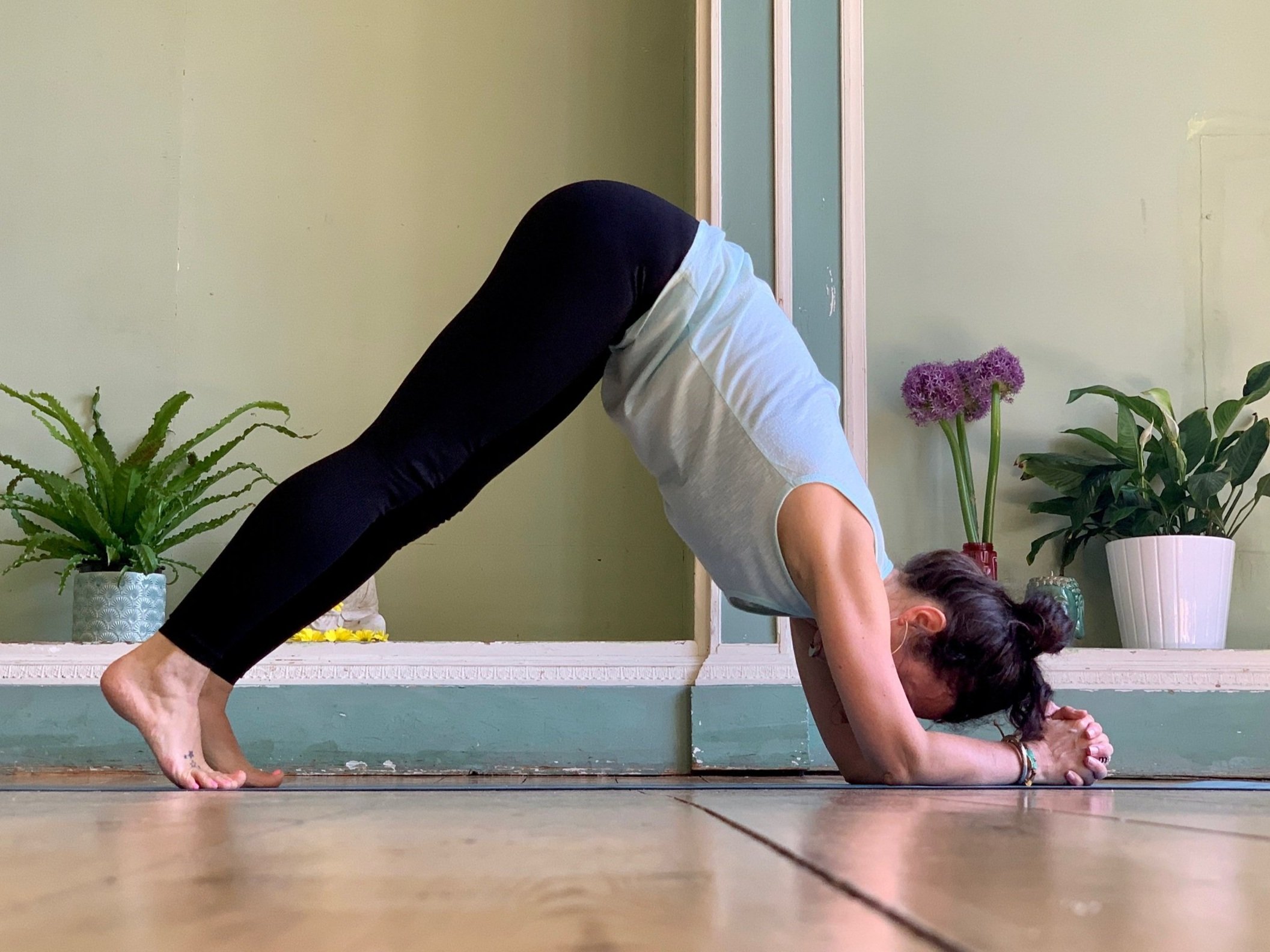 Dolphin to Headstand Transition: Learning the King of Poses - Track Yoga