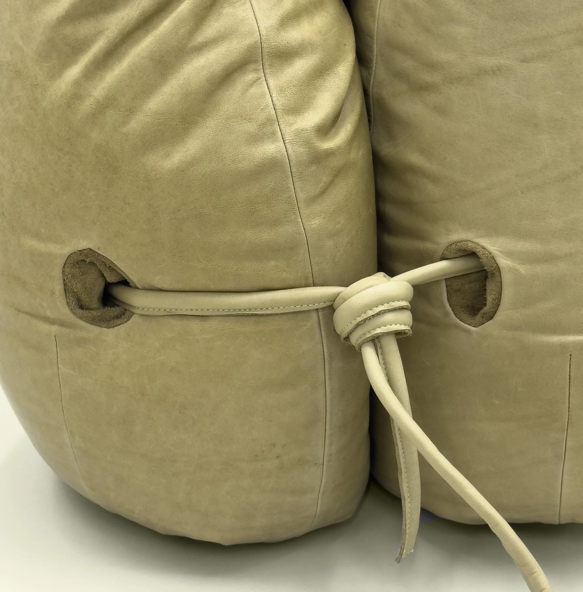 inside out table detail 3.jpg