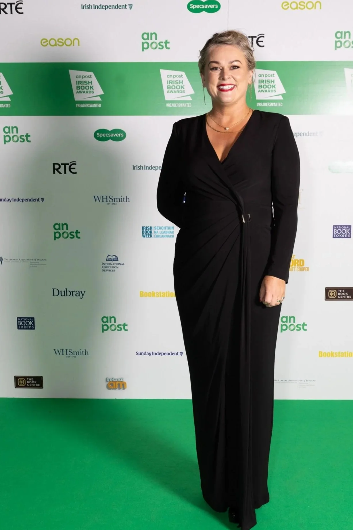 Elaine_Feeney_Author_of_the_year_IrishBookAwards25_00565-scaled.jpg