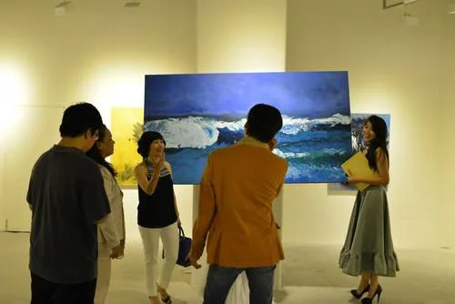 May 2013 - Duong Thuy Lieu, "Windows"