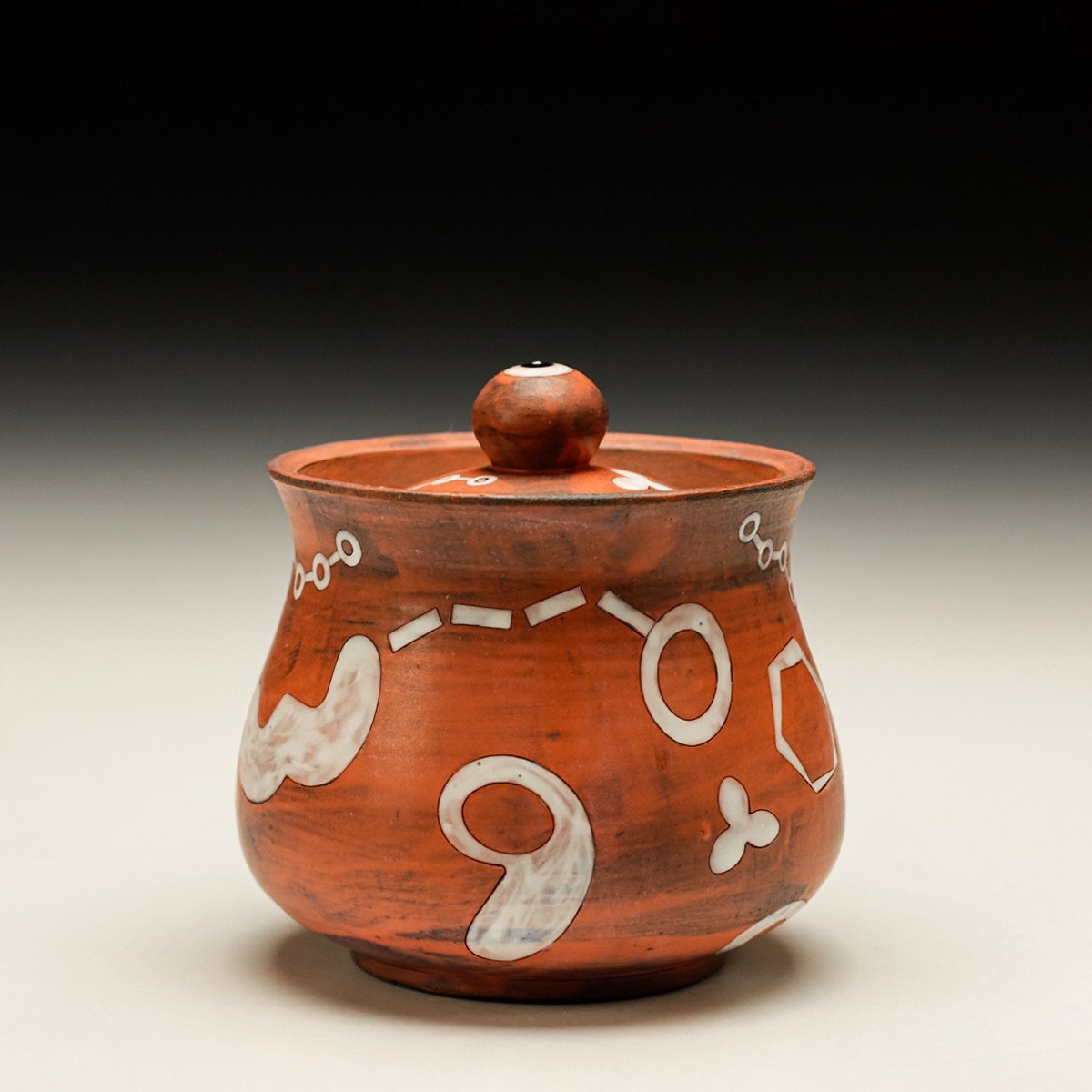 Orange Olive Jar 🎃🫒
I&rsquo;m an olive-holic, so of course I needed the perfect jar to keep them in! The curved upper rim makes it easy to scoop an olive and let the extra oil drain off. The little eye on the lid is a playful reminder not to overin