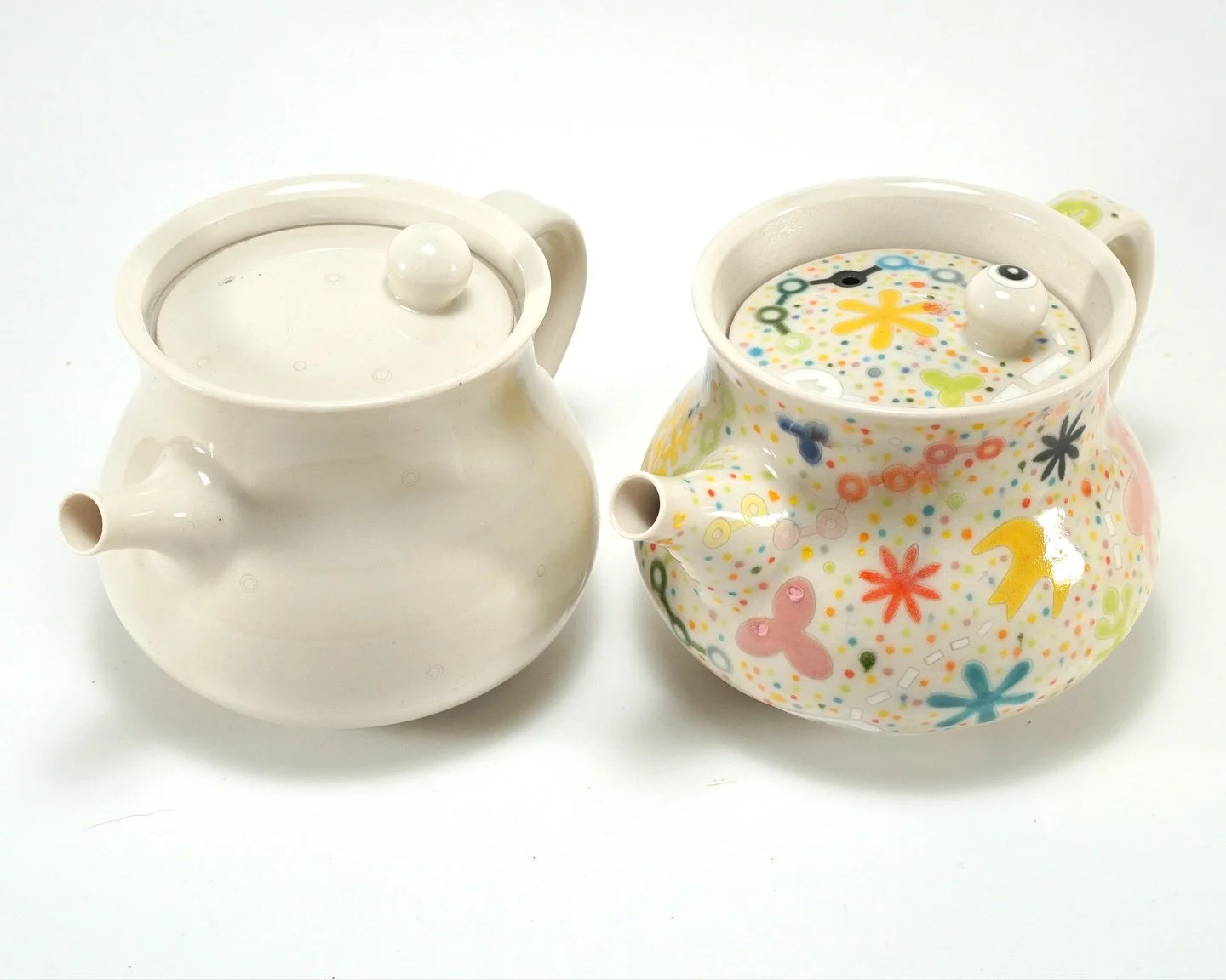 As a vintage clothing buyer, I&rsquo;ve noticed how much ceramics and clothing have in common. These two teapots share almost the same form, yet their surface designs make them feel entirely different &mdash; just like two garments cut from the same 