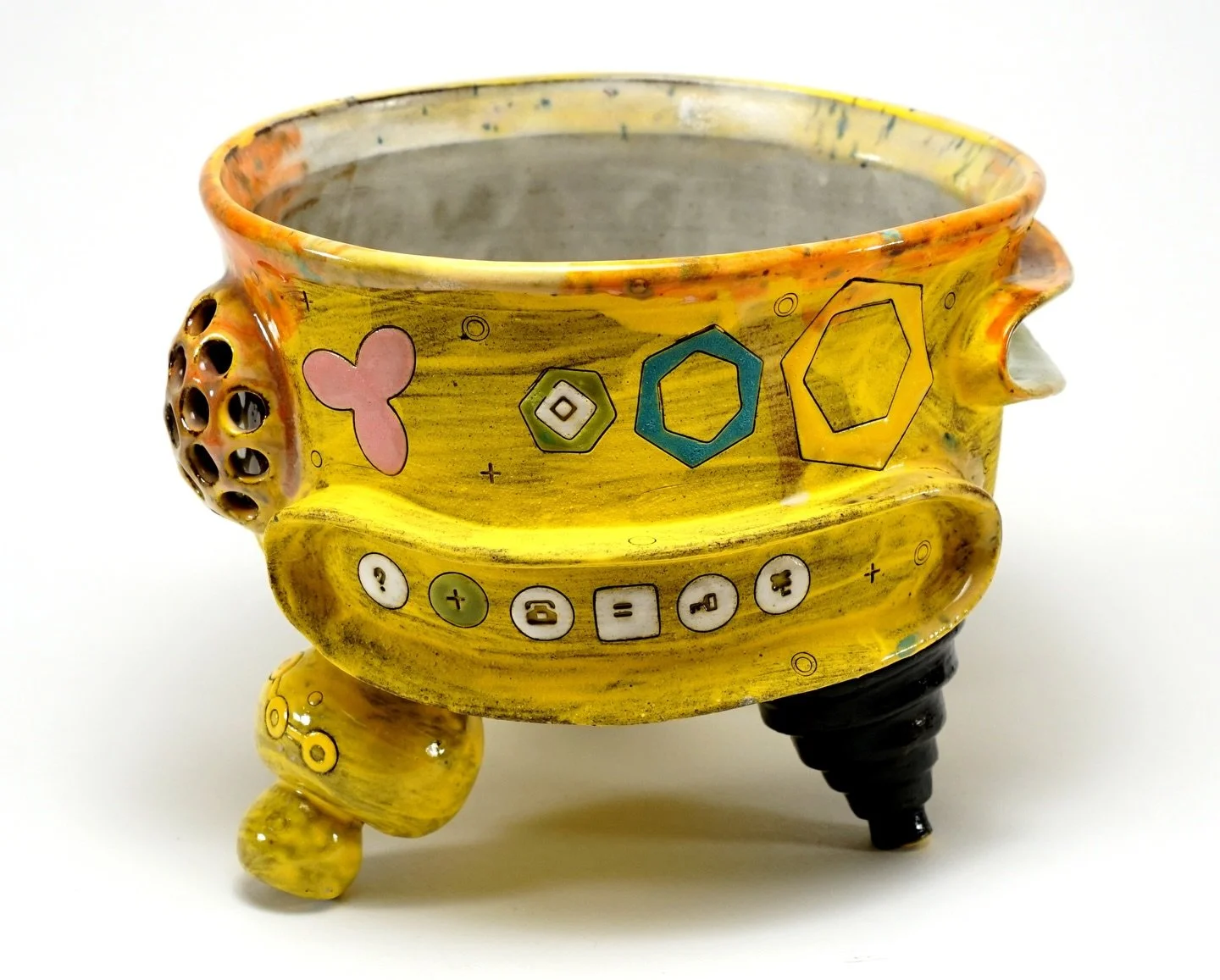 Yellow Chromatic Tea Bowl⭐️🍵

This intense yellow, organic tea bowl is a departure from my usual functional work. I&rsquo;ve been enjoying bringing more abstraction into my surfaces while still keeping the style recognizable&mdash;and I&rsquo;m exci