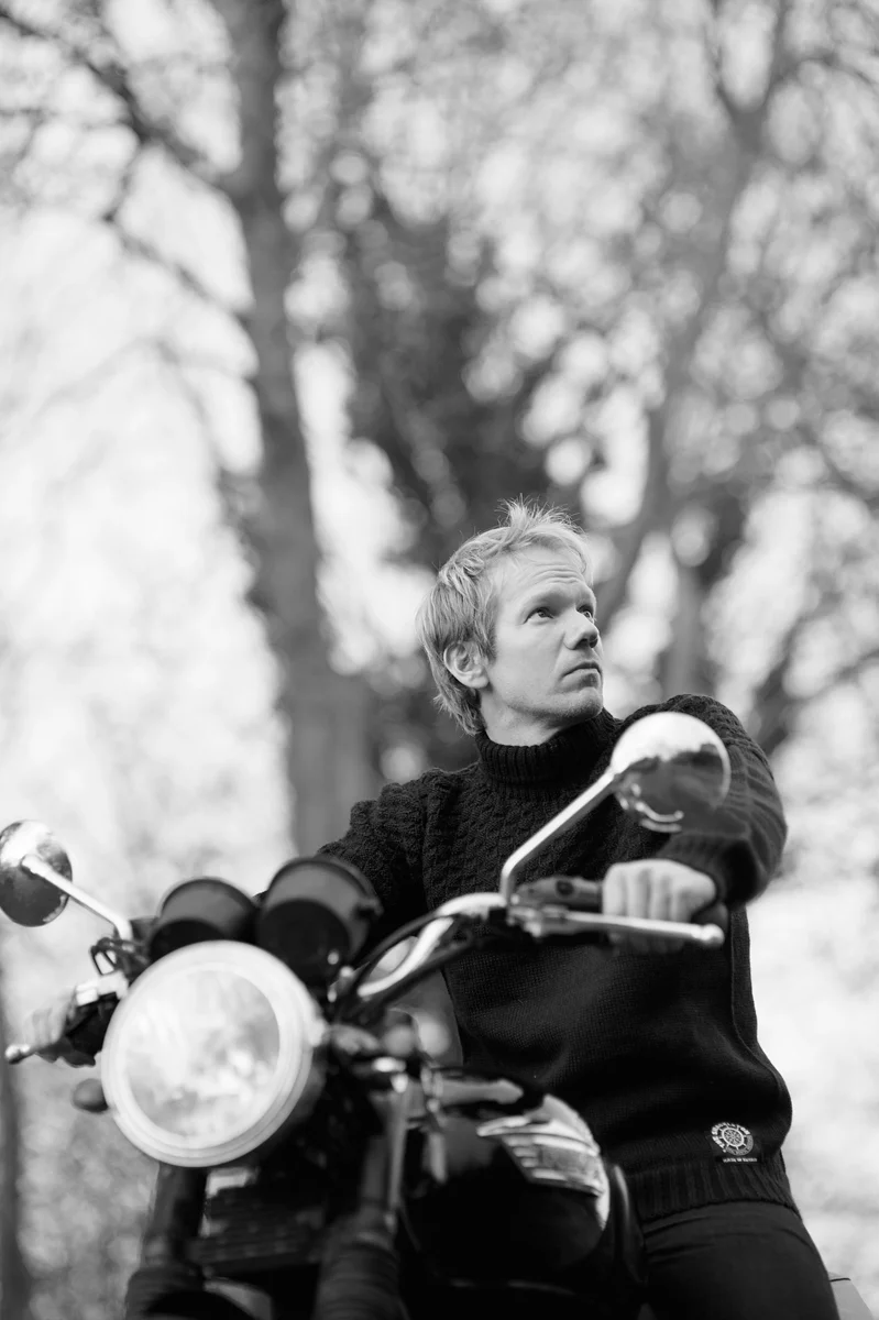 Shackleton-biker-5bw.jpg