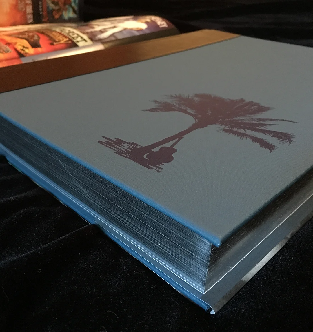 Silver gilding on the edges keeps it snazzy—and keep the page edges from turning brown as time goes by.
